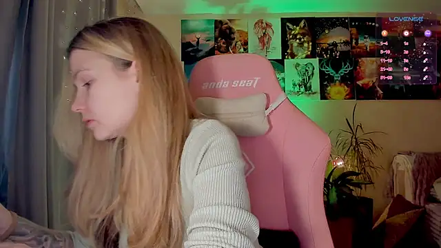 Snapshot of GoodWitch_ chatting on 17, 9, 2025 GoodWitch  online show from 17, 9, 2025