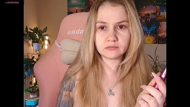 Snapshot of GoodWitch_ chatting on 2, 10, 2025 GoodWitch  online show from 2, 10, 2025