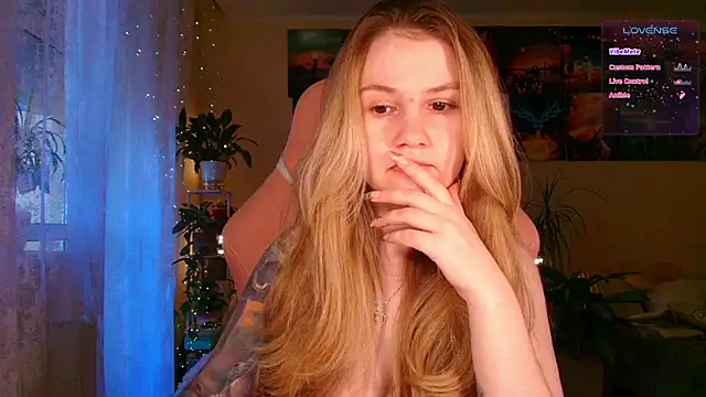 Snapshot of GoodWitch_ chatting on 16, 10, 2025 GoodWitch  online show from 16, 10, 2025