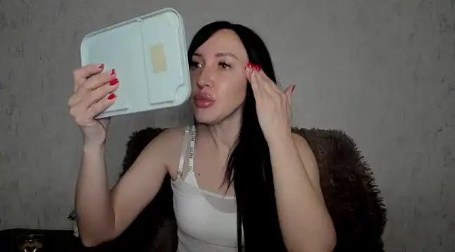 MissGulia online show from 4, 3, 2025