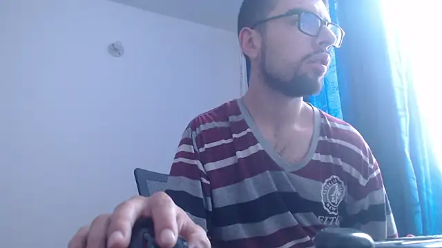 Snapshot of fvckolombianguyy chatting on 5, 2, 2025 fvckolombianguyy online show from 5, 2, 2025