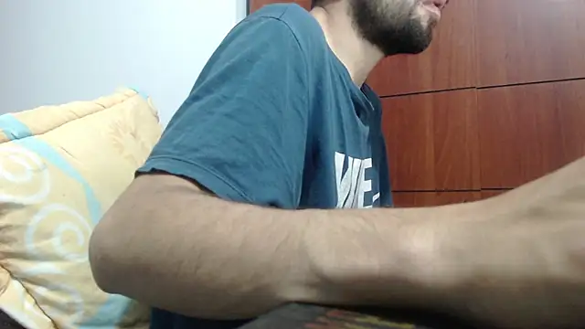 Snapshot of fvckolombianguyy chatting on 17, 2, 2025 fvckolombianguyy online show from 17, 2, 2025