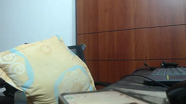 Snapshot of fvckolombianguyy chatting on 17, 2, 2025 fvckolombianguyy online show from 17, 2, 2025