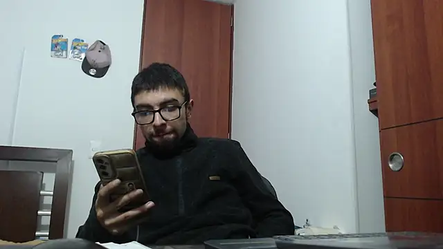 Snapshot of fvckolombianguyy chatting on 21, 2, 2025 fvckolombianguyy online show from 21, 2, 2025