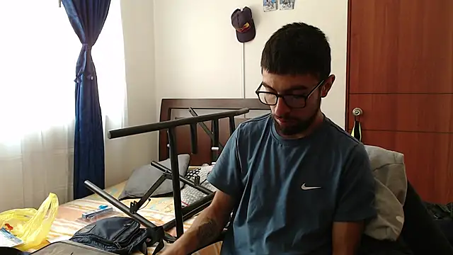 Snapshot of fvckolombianguyy chatting on 28, 2, 2025 fvckolombianguyy online show from 28, 2, 2025