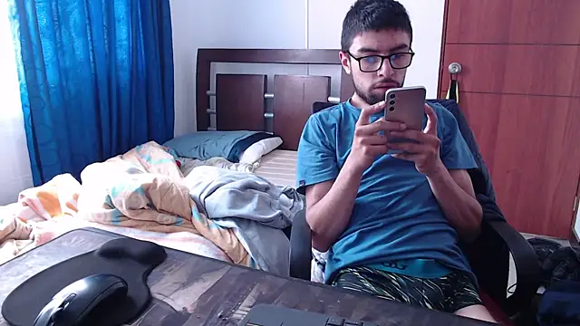 Snapshot of fvckolombianguyy chatting on 1, 3, 2025 fvckolombianguyy online show from 1, 3, 2025