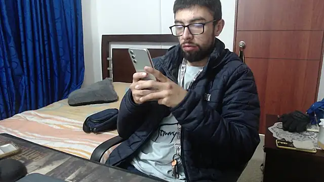 Snapshot of fvckolombianguyy chatting on 2, 3, 2025 fvckolombianguyy online show from 2, 3, 2025