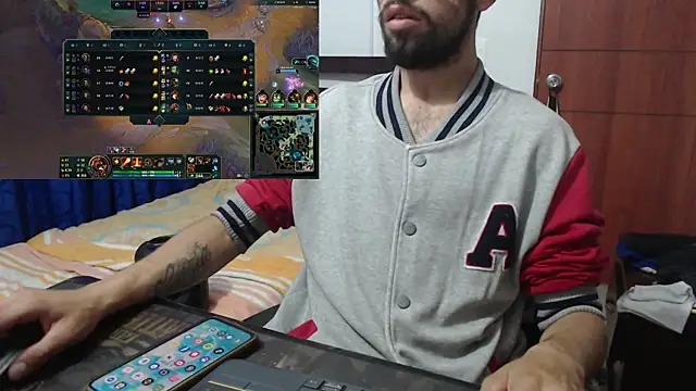 Snapshot of fvckolombianguyy chatting on 4, 3, 2025 fvckolombianguyy online show from 4, 3, 2025