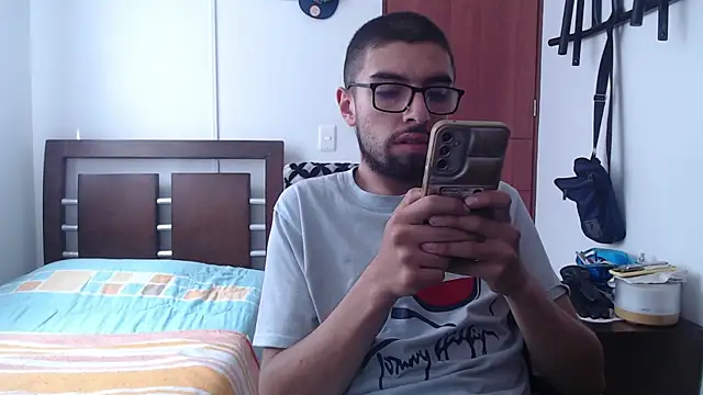 Snapshot of fvckolombianguyy chatting on 13, 3, 2025 fvckolombianguyy online show from 13, 3, 2025