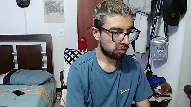 Snapshot of fvckolombianguyy chatting on 15, 12, 2025 fvckolombianguyy online show from 15, 12, 2025