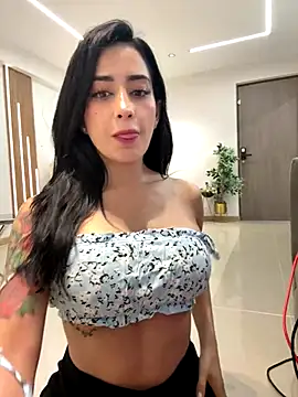 Snapshot of CATALINA_RESTREPO chatting on 6, 10, 2025 CATALINA RESTREPO online show from 6, 10, 2025