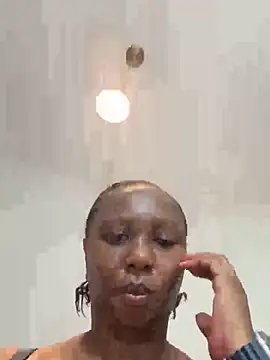 Snapshot of Bootyliciouse21X chatting on 1, 2, 2026 Bootyliciouse21X online show from 1, 2, 2026