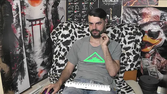 Snapshot of 00george chatting on 24, 4, 2026 00george online show from 24, 4, 2026