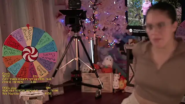 Nikki Torres online show from 15, 11, 2025