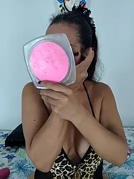 YOURSDEBORA online show from 28, 10, 2025