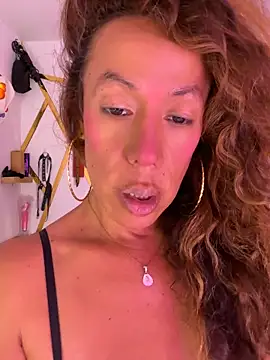 YOURSDEBORA online show from 28, 7, 2026