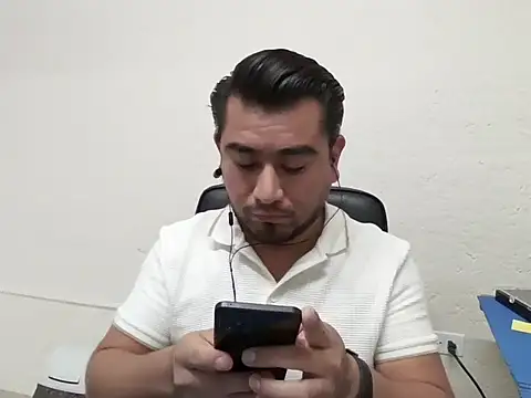 Snapshot of youmanhorny chatting on 3, 8, 2026 youmanhorny online show from 3, 8, 2026