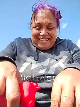 Snapshot of THEBEDroomdoOR chatting on 28, 10, 2025 THEBEDroomdoOR online show from 28, 10, 2025