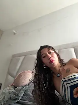 Snapshot of vaneelee chatting on 15, 3, 2026 vaneelee online show from 15, 3, 2026