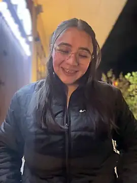 Snapshot of vaneelee chatting on 11, 4, 2026 vaneelee online show from 11, 4, 2026