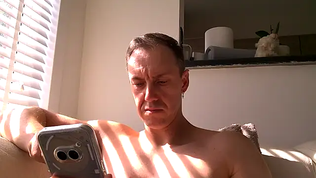 Snapshot of ploki2180 chatting on 14, 9, 2025 ploki2180 online show from 14, 9, 2025