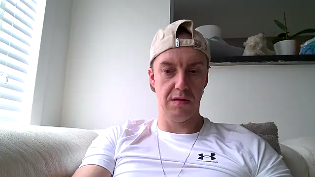 Snapshot of ploki2180 chatting on 19, 10, 2025 ploki2180 online show from 19, 10, 2025