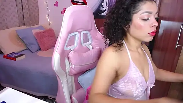 Snapshot of MarilynJones chatting on 13, 2, 2025 MarilynJones online show from 13, 2, 2025