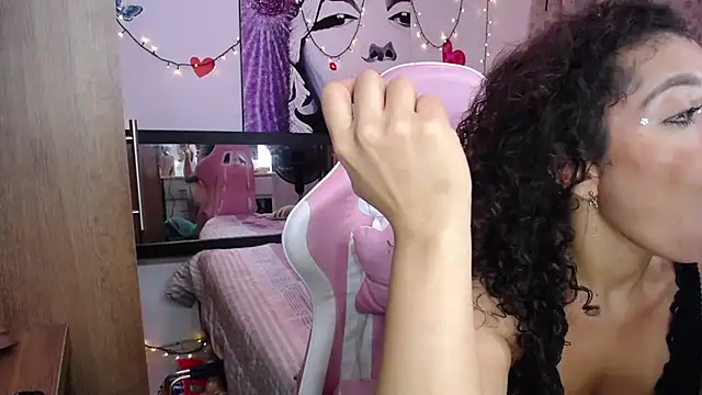 Snapshot of MarilynJones chatting on 24, 2, 2025 MarilynJones online show from 24, 2, 2025