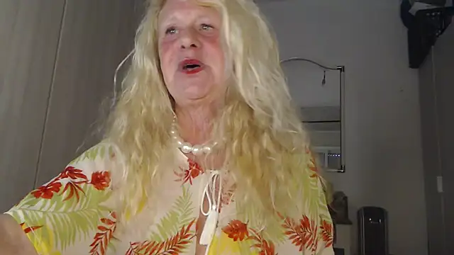 Snapshot of THESensualhorny chatting on 20, 2, 2025 THESensualhorny online show from 20, 2, 2025