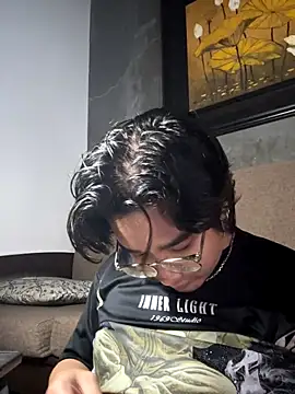 KayNguyenn online show from 14, 10, 2025