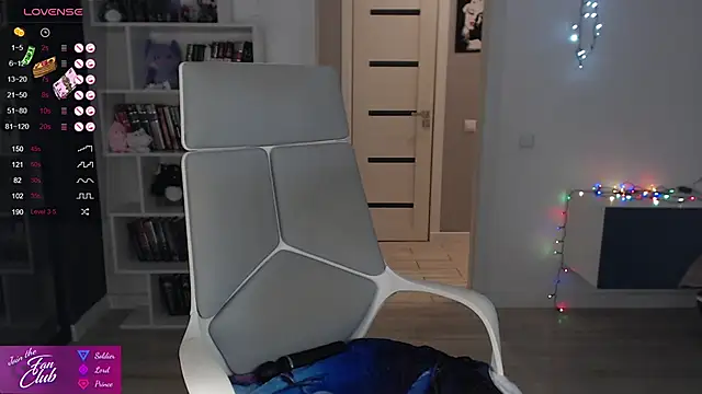 Emma Bryan online show from 14, 3, 2025