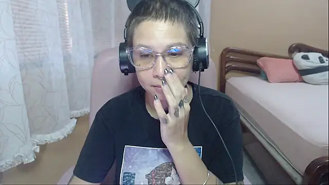 Snapshot of moon_cat85 chatting on 20, 9, 2025 moon cat85 online show from 20, 9, 2025