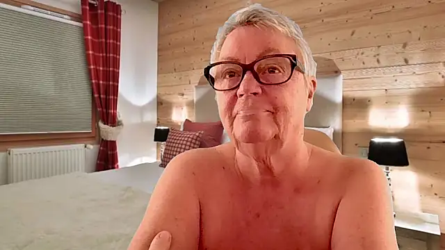 GrannyChrissy68 online show from 30, 3, 2026