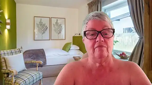 GrannyChrissy68 online show from 1, 5, 2026
