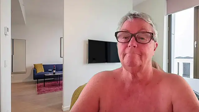GrannyChrissy68 online show from 4, 5, 2026