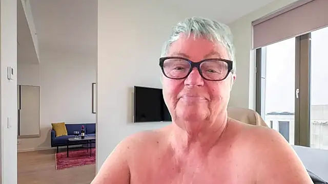 GrannyChrissy68 online show from 6, 5, 2026