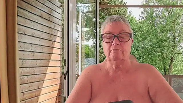 Snapshot of GrannyChrissy68 chatting on 4, 8, 2026 GrannyChrissy68 online show from 4, 8, 2026