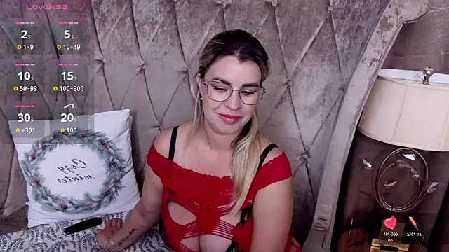 Snapshot of BustyGizelle chatting on 10, 6, 2026 BustyGizelle online show from 10, 6, 2026