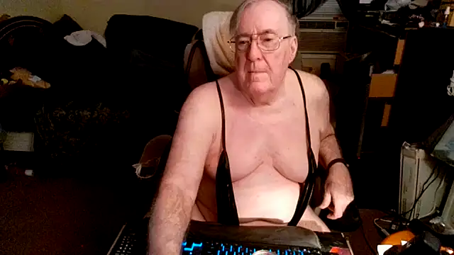 Snapshot of Toastir chatting on 5, 10, 2025 Toastir online show from 5, 10, 2025