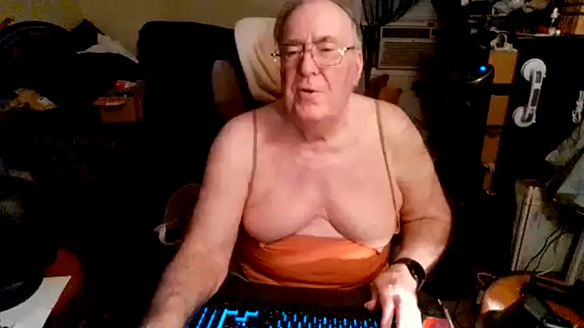 Snapshot of Toastir chatting on 15, 10, 2025 Toastir online show from 15, 10, 2025