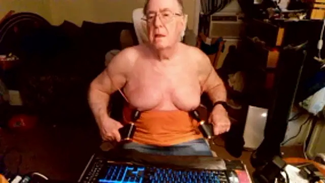 Snapshot of Toastir chatting on 30, 6, 2026 Toastir online show from 30, 6, 2026