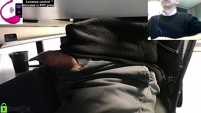 Snapshot of pliko chatting on 12, 3, 2025 pliko online show from 12, 3, 2025