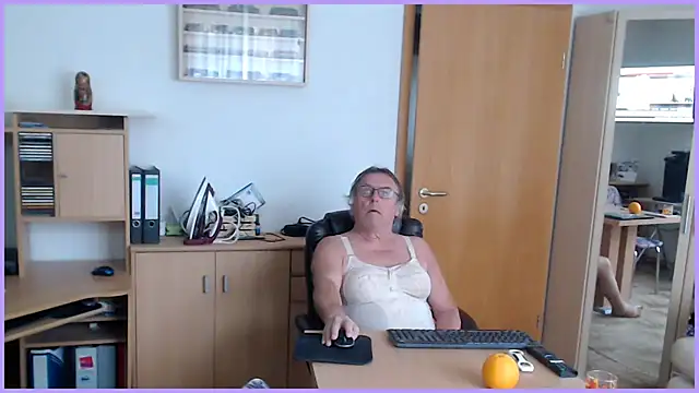 Sissygera online show from 12, 10, 2025