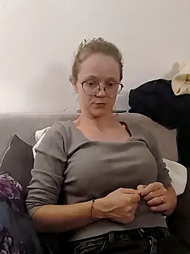 Snapshot of little-leni chatting on 10, 10, 2025 little-leni online show from 10, 10, 2025