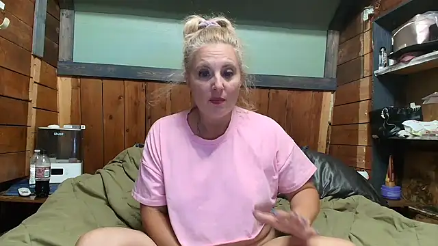 Snapshot of lisaxlovexxx chatting on 9, 7, 2026 lisaxlovexxx online show from 9, 7, 2026