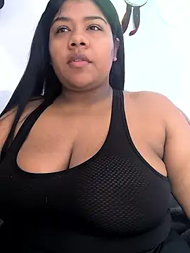 Snapshot of paola091 chatting on 7, 5, 2026 paola091 online show from 7, 5, 2026