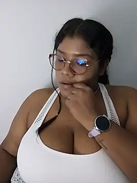 Snapshot of paola091 chatting on 19, 5, 2026 paola091 online show from 19, 5, 2026