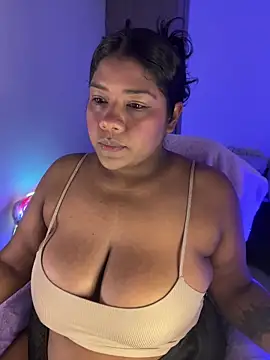 Snapshot of paola091 chatting on 22, 6, 2026 paola091 online show from 22, 6, 2026