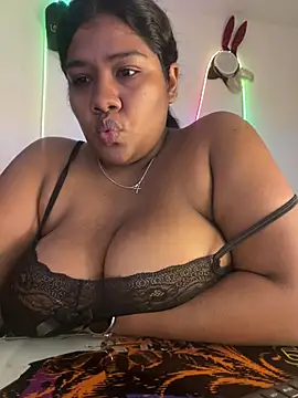 Snapshot of paola091 chatting on 9, 7, 2026 paola091 online show from 9, 7, 2026