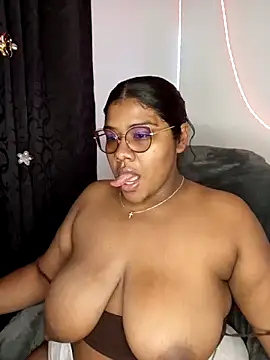 Snapshot of paola091 chatting on 14, 7, 2026 paola091 online show from 14, 7, 2026